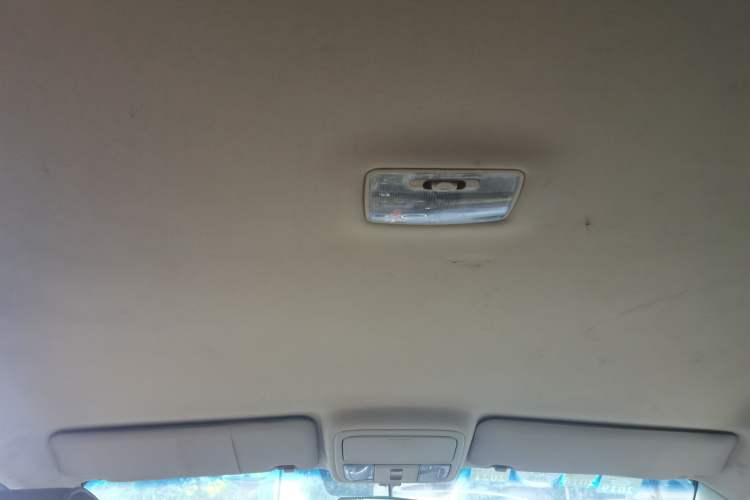 Used JMC Yusheng S350 2011 2.4T Two-Wheel-Drive Luxury 5-Seater Headliner