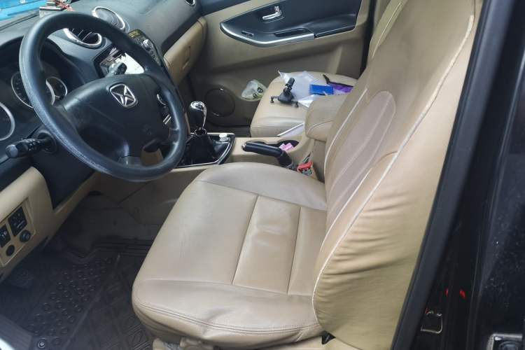 Used JMC Yusheng S350 2011 2.4T Two-Wheel-Drive Luxury 5-Seater Left Front Seat