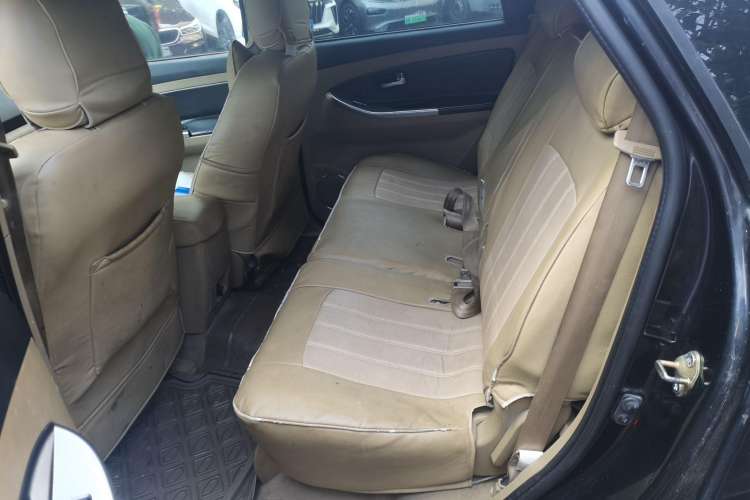 Used JMC Yusheng S350 2011 2.4T Two-Wheel-Drive Luxury 5-Seater Left Rear Seat