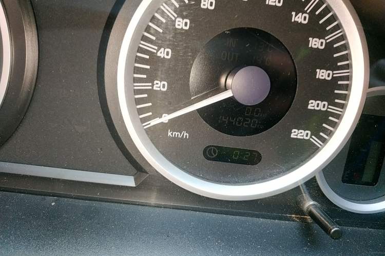 Used JMC Yusheng S350 2011 2.4T Two-Wheel-Drive Luxury 5-Seater Odometer Close Up