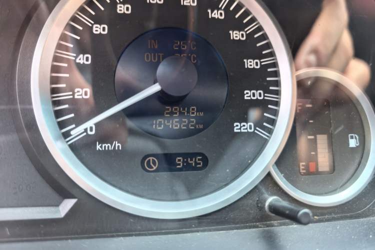 Used JMC Yusheng S350 2011 2.4T Two-Wheel-Drive Luxury 5-Seater Odometer Close Up