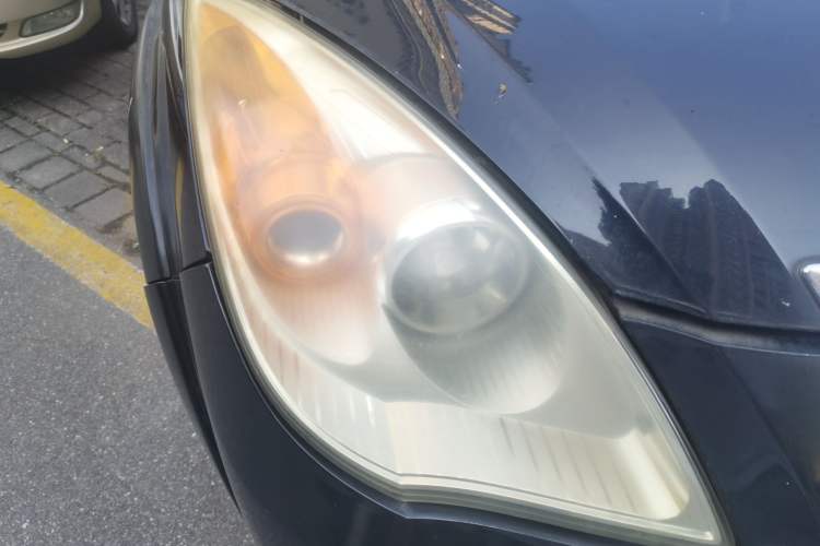 Used JMC Yusheng S350 2011 2.4T Two-Wheel-Drive Luxury 5-Seater Right Front Headlight