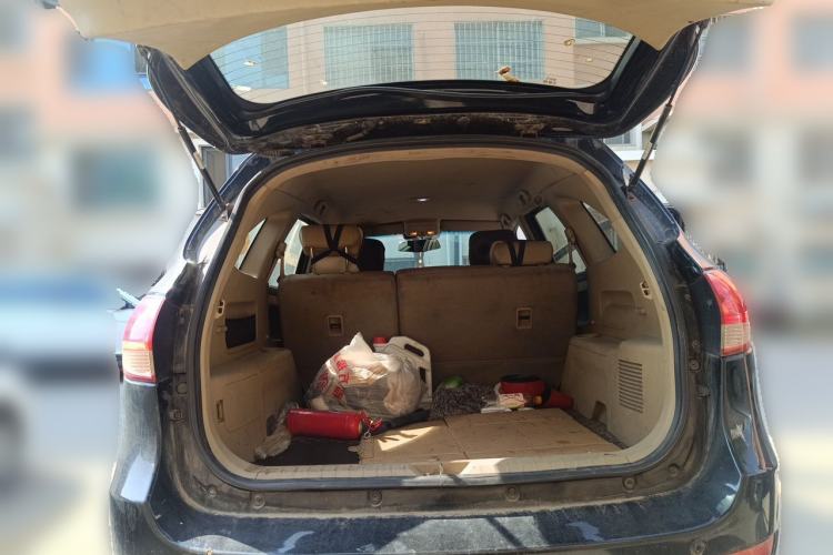 Used JMC Yusheng S350 2011 2.4T Two-Wheel-Drive Luxury 5-Seater Trunk