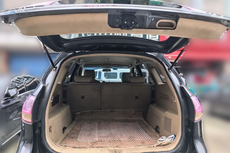 Used JMC Yusheng S350 2011 2.4T Two-Wheel-Drive Luxury 5-Seater Trunk
