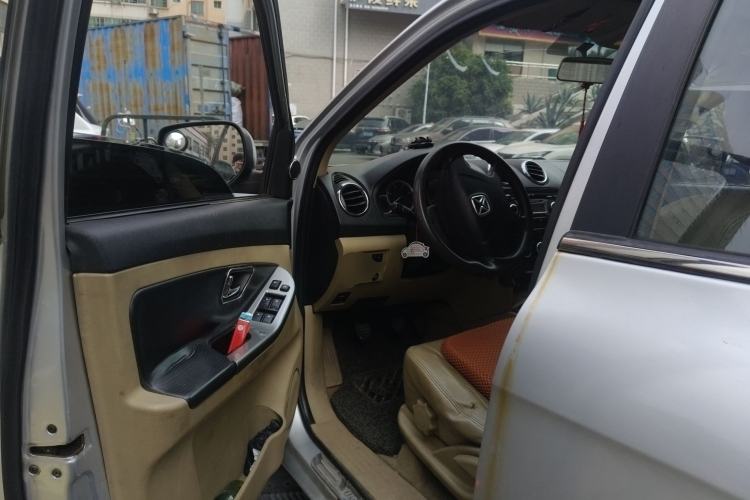 Used JMC Yusheng S350 2011 2.4T Two-Wheel-Drive Luxury 5-Seater Driver Seat