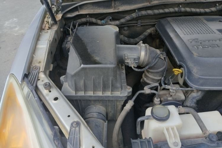 Used JMC Yusheng S350 2011 2.4T Two-Wheel-Drive Luxury 5-Seater Engine Bay Right