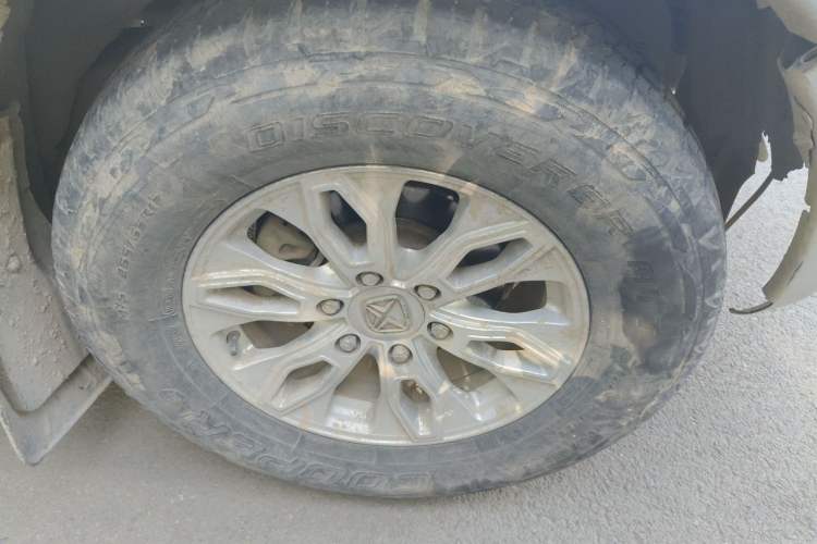 Used JMC Yusheng S350 2011 2.4T Two-Wheel-Drive Luxury 5-Seater Right Front Wheel Hub