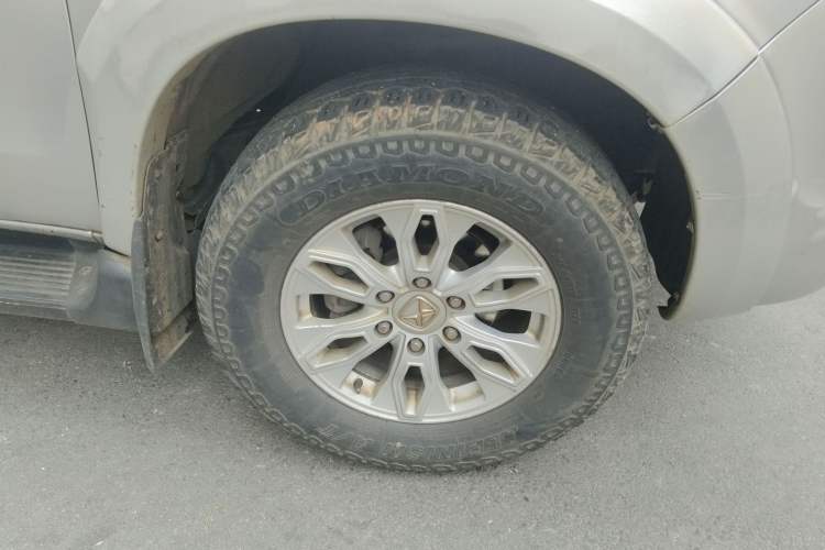 Used JMC Yusheng S350 2011 2.4T Two-Wheel-Drive Luxury 5-Seater Right Front Wheel Hub
