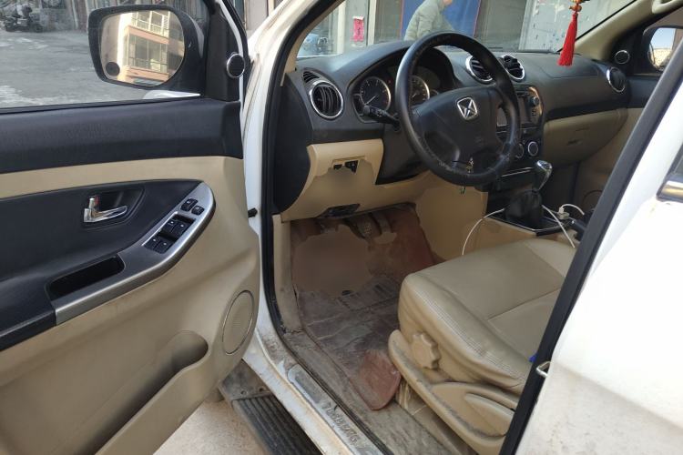 Used JMC Yusheng S350 2011 2.4T Two-Wheel-Drive Luxury 5-Seater Driver Seat