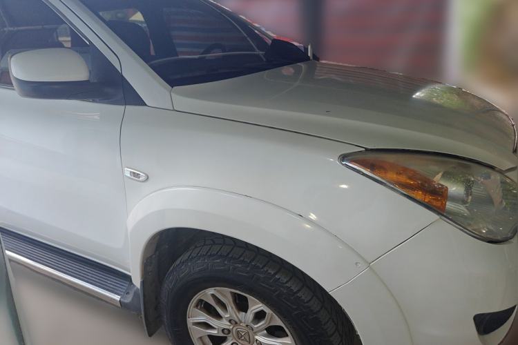 Used JMC Yusheng S350 2011 2.4T Two-Wheel-Drive Luxury 5-Seater Front Right 45 Deg