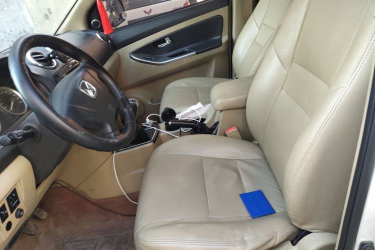Used JMC Yusheng S350 2011 2.4T Two-Wheel-Drive Luxury 5-Seater Left Front Seat