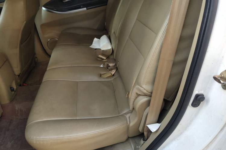 Used JMC Yusheng S350 2011 2.4T Two-Wheel-Drive Luxury 5-Seater Left Rear Seat