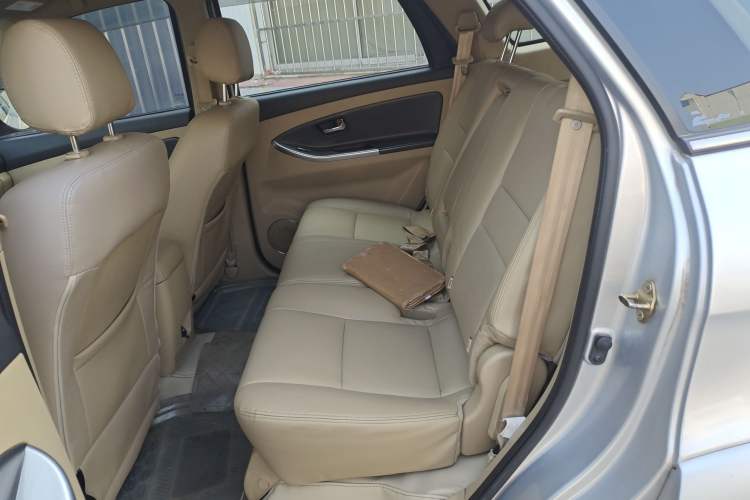 Used JMC Yusheng S350 2011 2.4T Two-Wheel-Drive Luxury 5-Seater Left Rear Seat