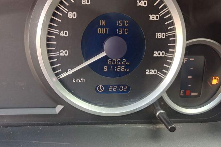 Used JMC Yusheng S350 2011 2.4T Two-Wheel-Drive Luxury 5-Seater Odometer Close Up
