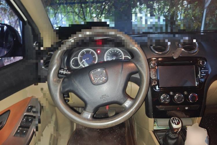 Used JMC Yusheng S350 2011 2.4T Two-Wheel-Drive Luxury 5-Seater Steering Wheel