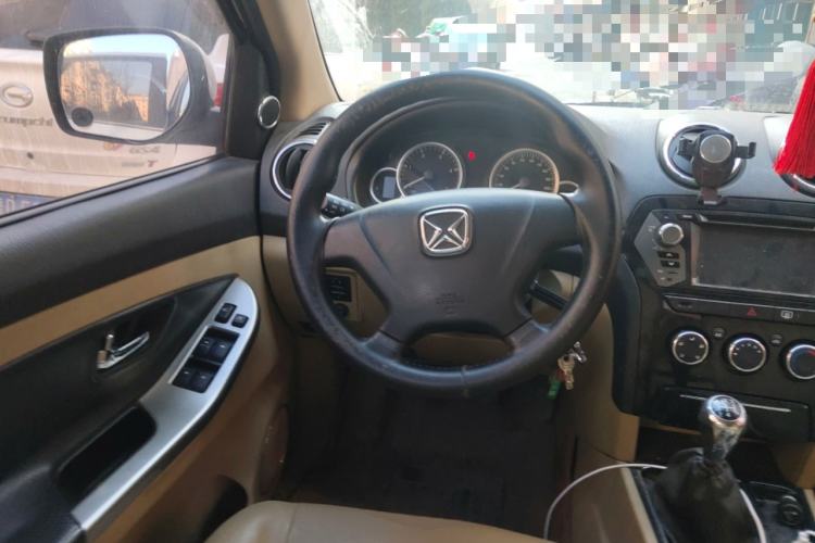 Used JMC Yusheng S350 2011 2.4T Two-Wheel-Drive Luxury 5-Seater Steering Wheel