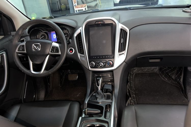 Used JMC Yusheng S350 2013 2.4T Automatic 2WD Diesel Luxury Edition 5 Seats Audio And AC Panel