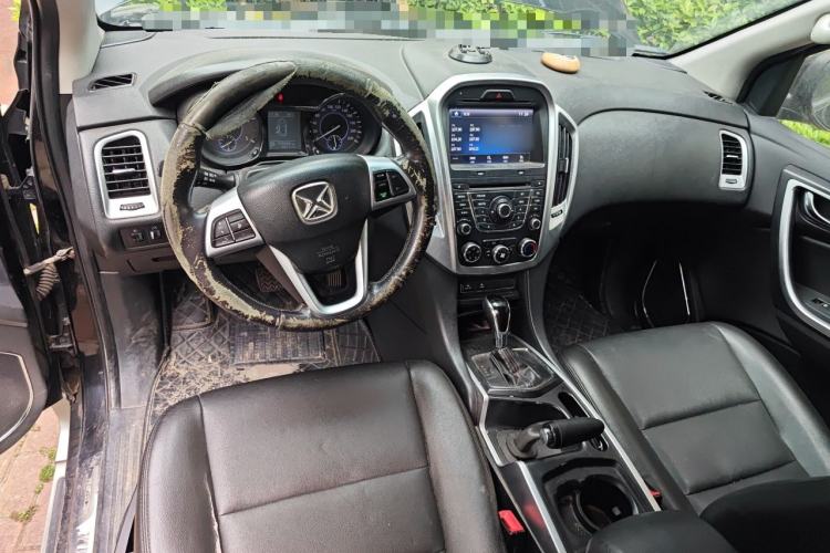 Used JMC Yusheng S350 2013 2.4T Automatic 4x4 Diesel Ultra-Luxury 5-Seater Center Console