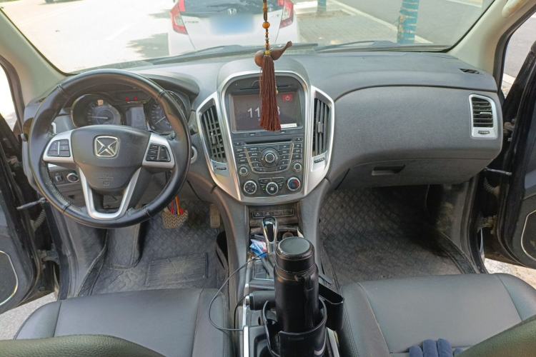 Used JMC Yusheng S350 2013 2.4T Automatic 4x4 Diesel Luxury 5-Seater Center Console