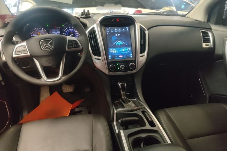 Used JMC Yusheng S350 2013 2.4T Automatic 2WD Diesel Luxury Edition 5 Seats Center Console