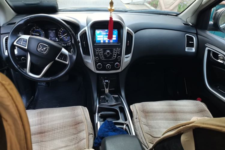 Used JMC Yusheng S350 2013 2.4T Automatic 4x4 Diesel Luxury 5-Seater Center Console