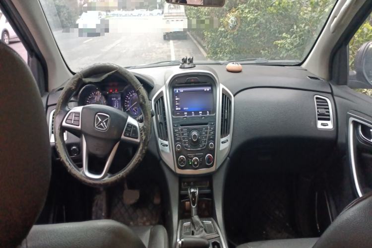 Used JMC Yusheng S350 2013 2.4T Automatic 4x4 Diesel Ultra-Luxury 5-Seater Center Console