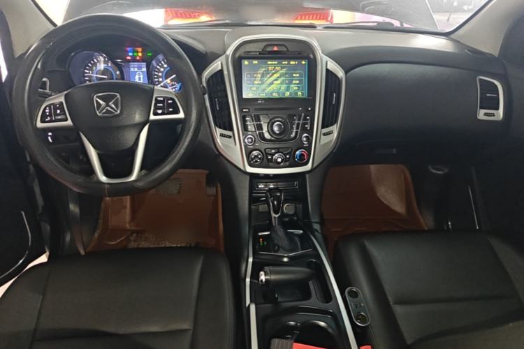 Used JMC Yusheng S350 2013 2.4T Automatic 2WD Diesel Luxury Edition 5 Seats Center Console