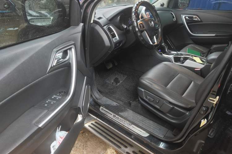Used JMC Yusheng S350 2013 2.4T Automatic 2WD Diesel Ultra-Luxury 5-Seater Driver Seat