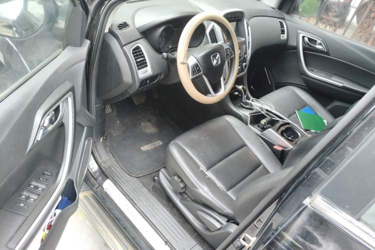 Used JMC Yusheng S350 2013 2.4T Automatic 2WD Diesel Luxury Edition 5 Seats Driver Seat