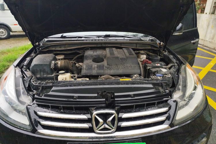 Used JMC Yusheng S350 2013 2.0T Manual Two-Wheel Drive Gasoline Ultra-Luxury 5-Seater Engine Bay