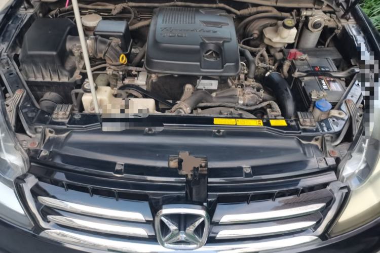 Used JMC Yusheng S350 2013 2.4T Automatic 4x4 Diesel Luxury 5-Seater Engine Bay