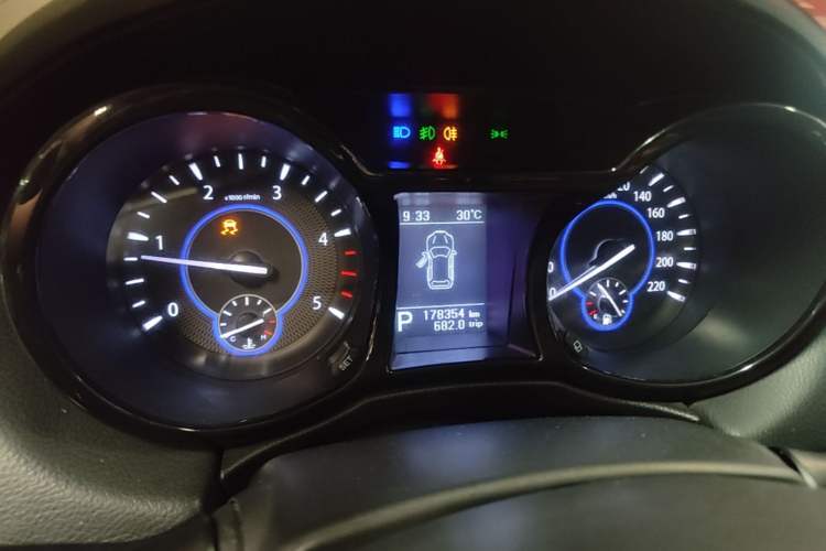 Used JMC Yusheng S350 2013 2.4T Automatic 2WD Diesel Luxury Edition 5 Seats Instrument Cluster