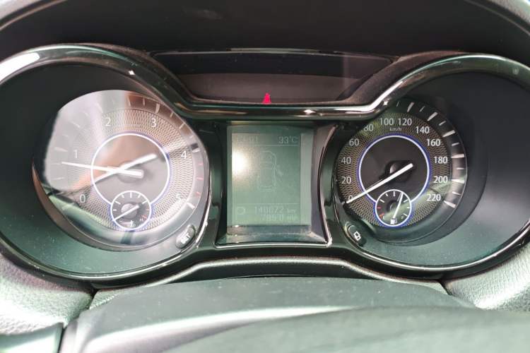 Used JMC Yusheng S350 2013 2.4T Automatic 2WD Diesel Luxury Edition 5 Seats Instrument Cluster