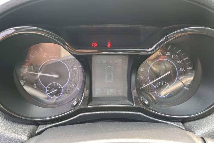 Used JMC Yusheng S350 2013 2.4T Automatic 2WD Diesel Luxury Edition 5 Seats Instrument Cluster