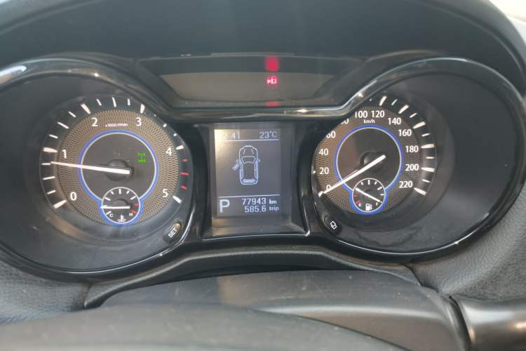 Used JMC Yusheng S350 2013 2.4T Automatic 4x4 Diesel Luxury 5-Seater Instrument Cluster