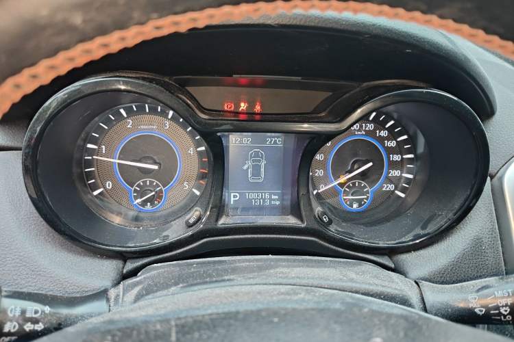Used JMC Yusheng S350 2013 2.4T Automatic 2WD Diesel Luxury 7-Seater Instrument Cluster