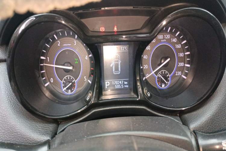 Used JMC Yusheng S350 2013 2.4T Automatic 4x4 Diesel Ultra-Luxury 5-Seater Instrument Cluster