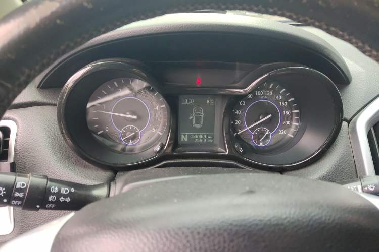 Used JMC Yusheng S350 2013 2.4T Automatic 2WD Diesel Luxury Edition 5 Seats Instrument Cluster