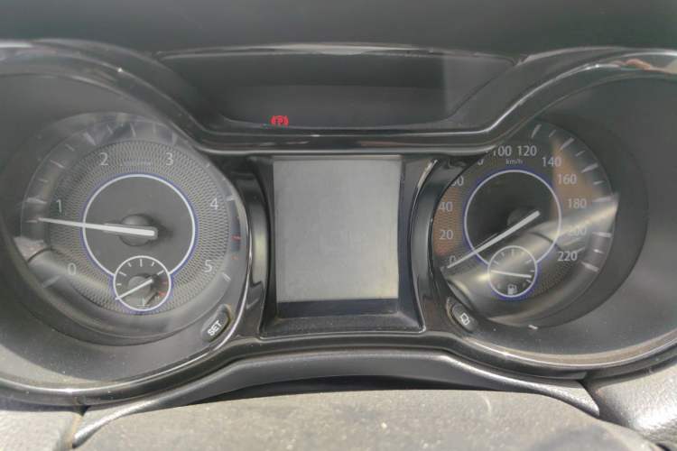 Used JMC Yusheng S350 2013 2.4T Automatic 2WD Diesel Ultra-Luxury 5-Seater Instrument Cluster