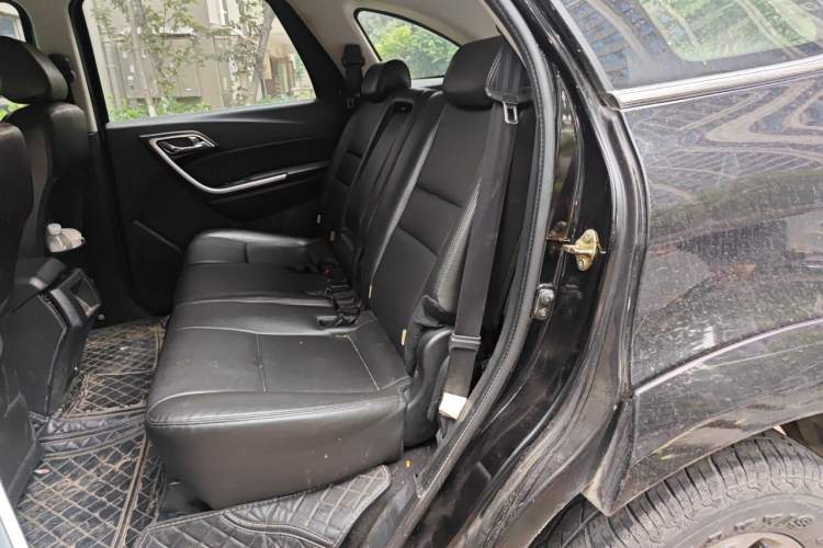 Used JMC Yusheng S350 2013 2.4T Automatic 4x4 Diesel Ultra-Luxury 5-Seater Left Rear Seat