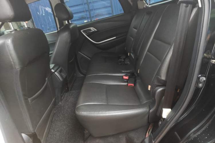 Used JMC Yusheng S350 2013 2.4T Automatic 2WD Diesel Ultra-Luxury 5-Seater Left Rear Seat
