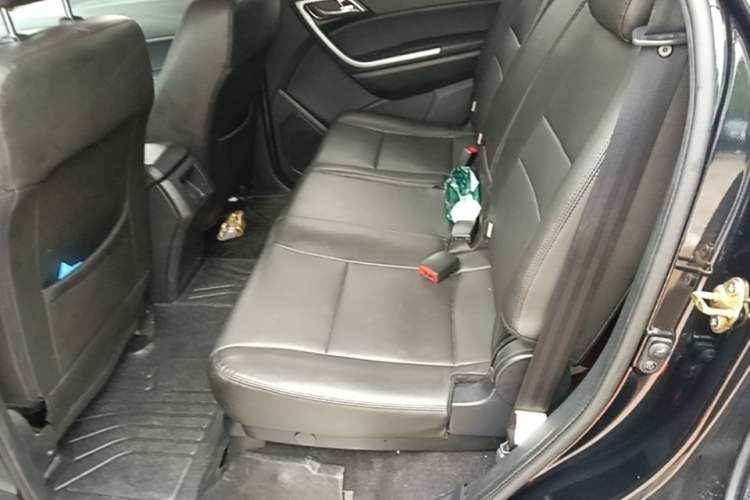 Used JMC Yusheng S350 2013 2.4T Automatic 2WD Diesel Luxury 7-Seater Left Rear Seat