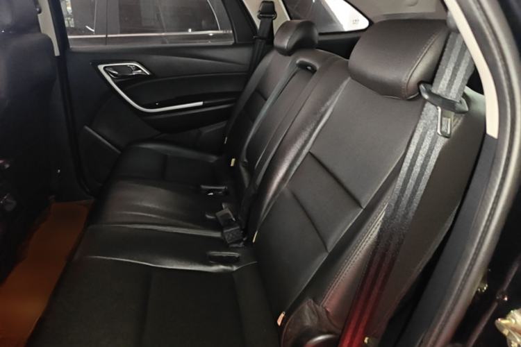 Used JMC Yusheng S350 2013 2.4T Automatic 2WD Diesel Luxury Edition 5 Seats Left Rear Seat