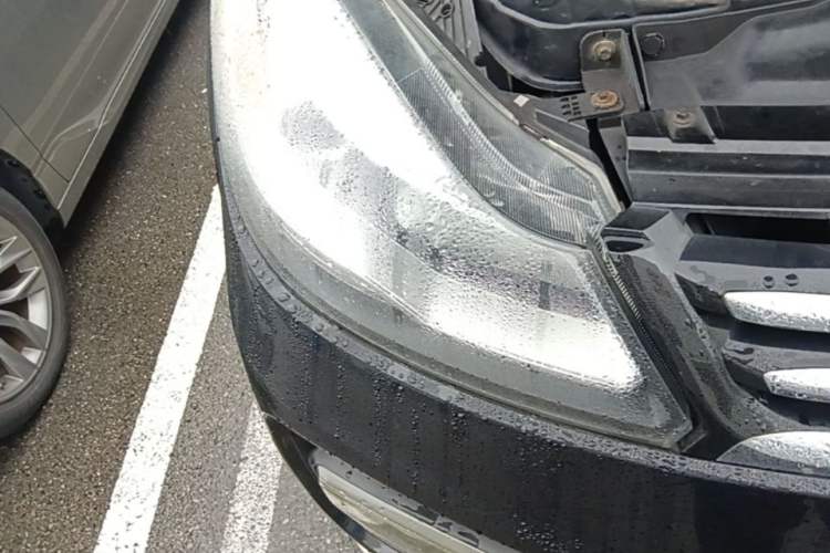 Used JMC Yusheng S350 2013 2.4T Automatic 2WD Diesel Luxury 7-Seater Right Front Headlight