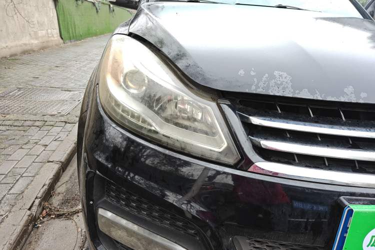 Used JMC Yusheng S350 2013 2.4T Automatic 2WD Diesel Luxury Edition 5 Seats Right Front Headlight