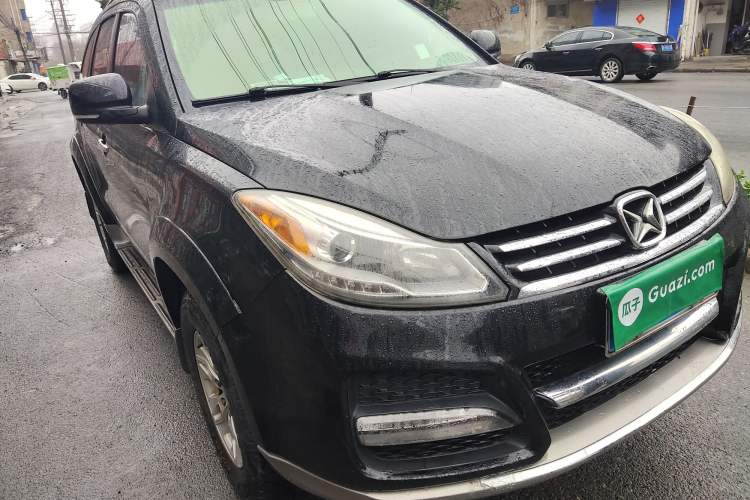 Used JMC Yusheng S350 2013 2.4T Automatic 2WD Diesel Luxury Edition 5 Seats Right Front Headlight