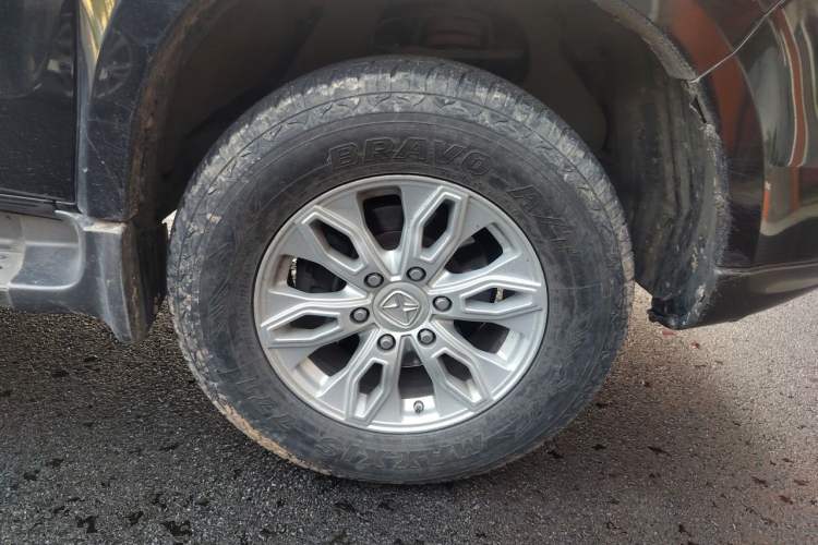 Used JMC Yusheng S350 2013 2.4T Automatic 4x4 Diesel Ultra-Luxury 7-Seater Right Front Wheel Hub