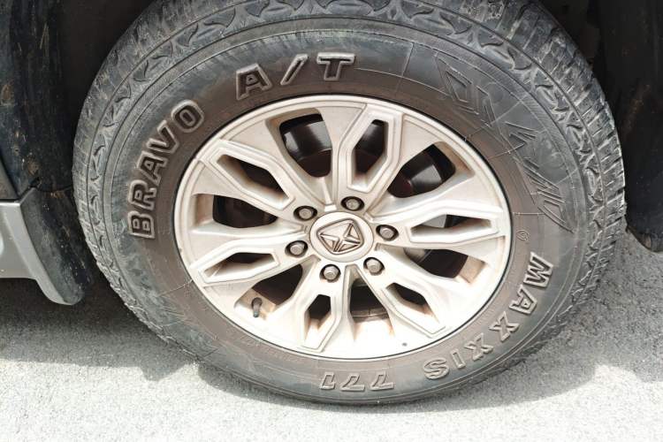 Used JMC Yusheng S350 2013 2.4T Automatic 2WD Diesel Luxury Edition 5 Seats Right Front Wheel Hub