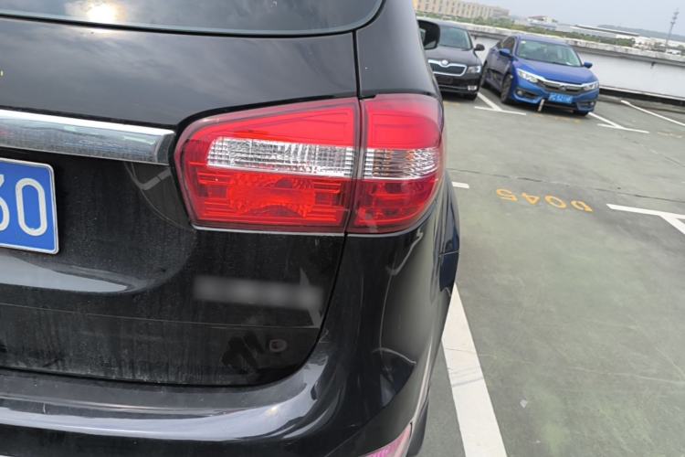 Used JMC Yusheng S350 2013 2.4T Automatic 2WD Diesel Luxury Edition 5 Seats Right Rear Taillight