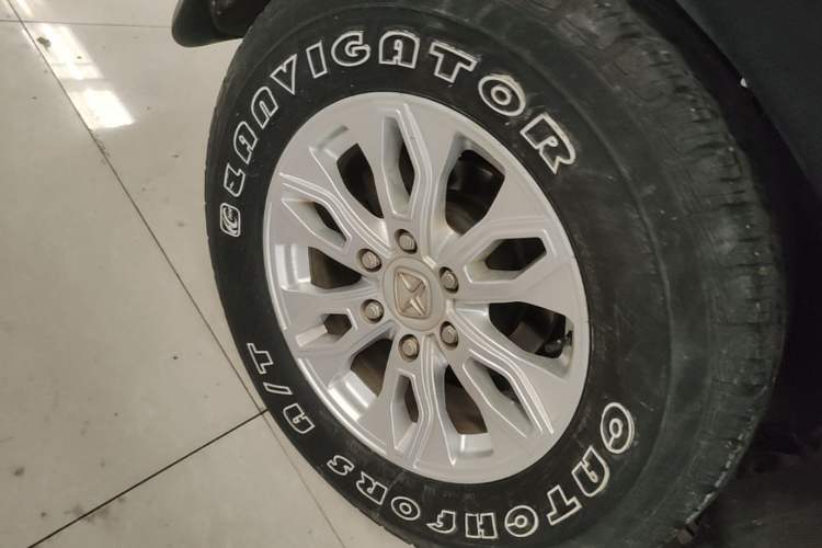 Used JMC Yusheng S350 2013 2.4T Automatic 2WD Diesel Luxury Edition 5 Seats Right Rear Wheel Hub